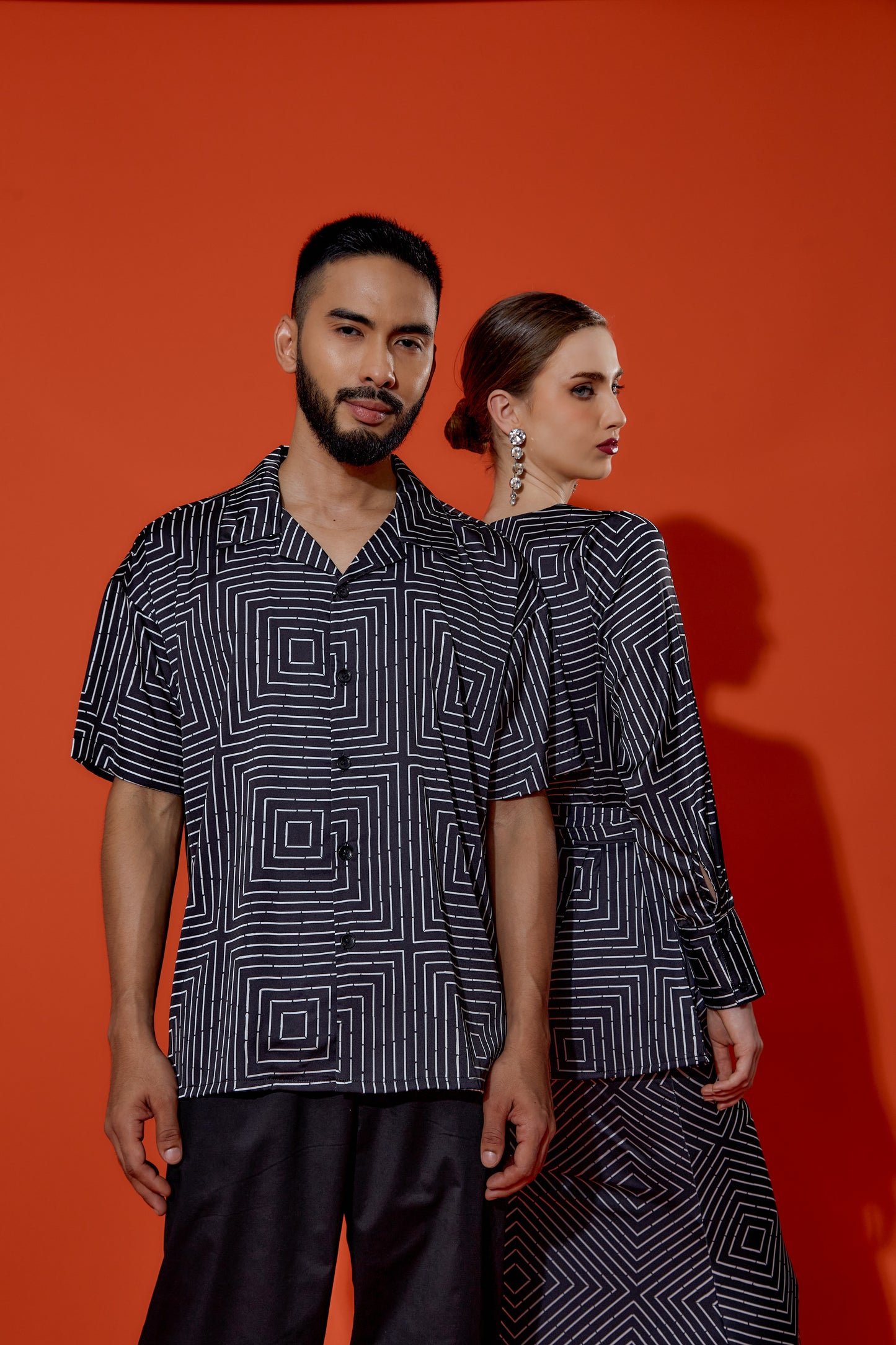 WAQIA BLACK GRAPHIC BATIK SHIRT